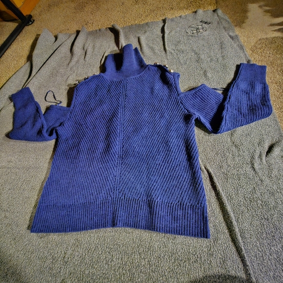 NWT INC International Concepts  cold shoulder sweater - Picture 5 of 7